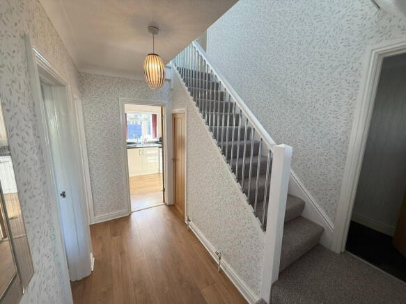 Longcliffe Drive, Ainsdale, Southport, PR8 3PR photo 4