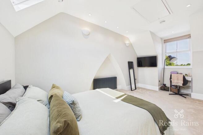 3 bed Terraced for sale Image 9