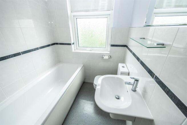 3 bed Terraced for sale Image 11