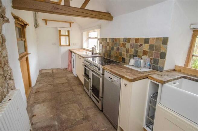 KITCHEN / BREAKFAST 