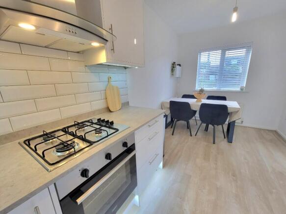 Masons Drive, Great Blakenham, Ipswich, Suffolk, IP6 photo 4