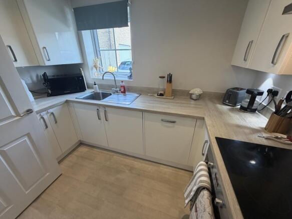 2 bed Apartment for sale Image 6