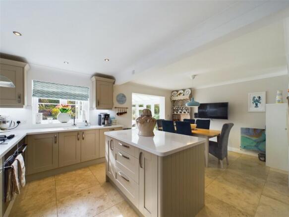 Kitchen Dining Alt