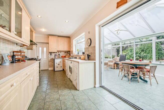 3 bed Bungalow for sale Image 8