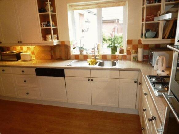 Kitchen (2)