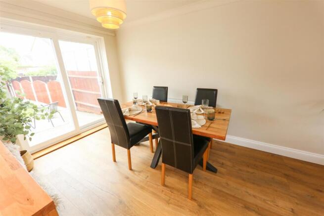 3 bed Semi-Detached for sale Image 6