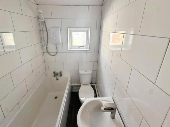 3 bed Terraced to rent Image 11
