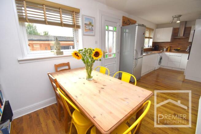 Kitchen/Dining Area