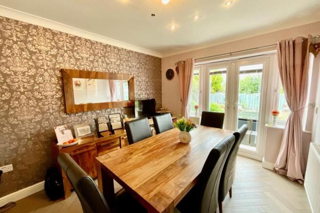4 bed Detached for sale Image 6