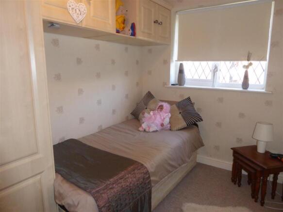 BEDROOM 2 (SIDE)