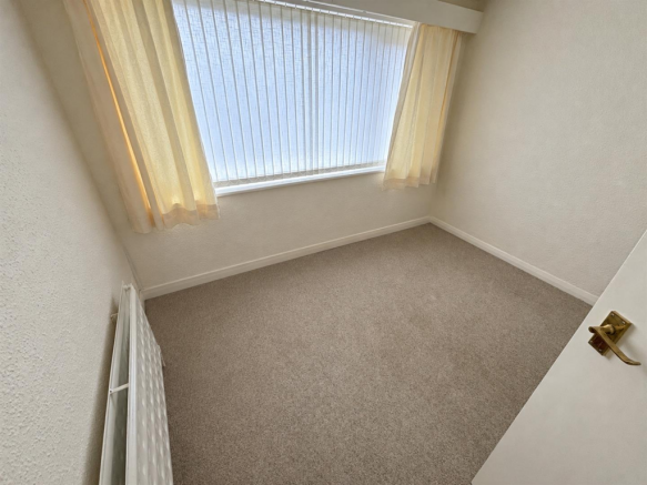 4 bed Semi-Detached for sale Image 8