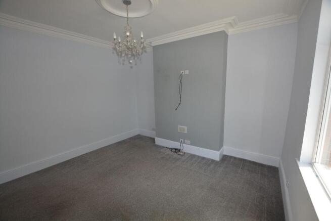 3 bed Terraced to rent Image 5