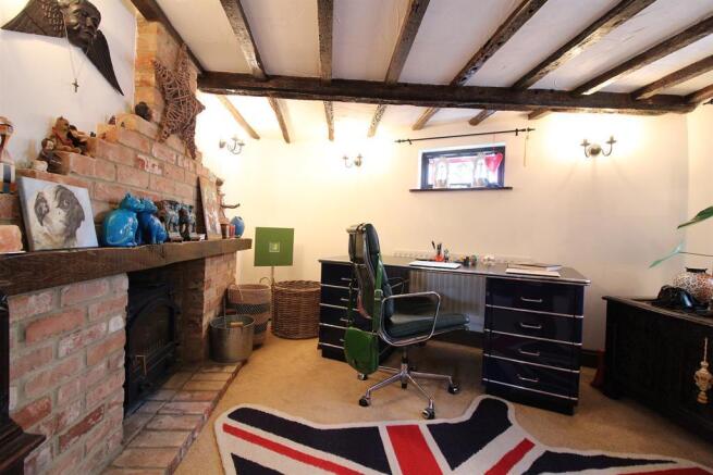 SITTING ROOM AREA
