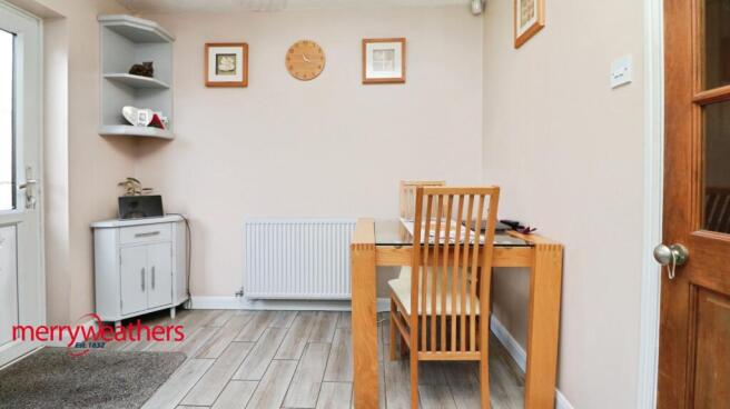 3 bed Semi-Detached for sale Image 6