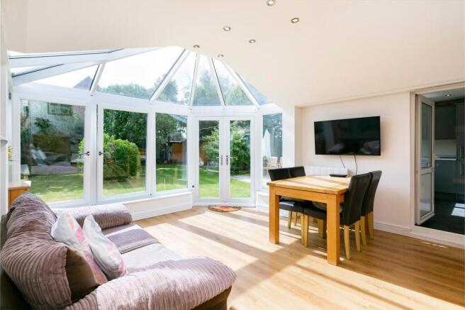 3 bed Semi-Detached for sale Image 6