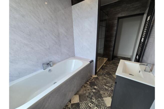 2 bed Terraced for sale Image 8