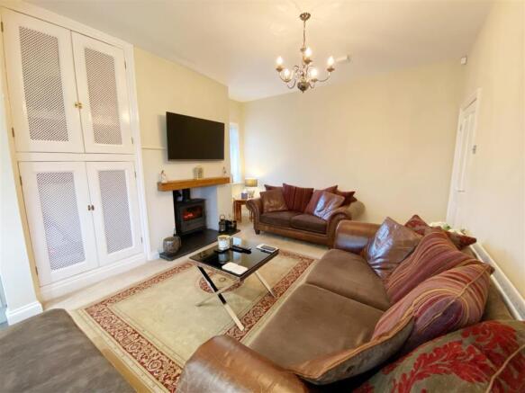 Family Room pic 6.jpg