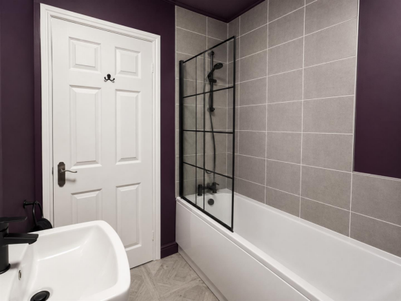 2 bed Terraced to rent Image 9