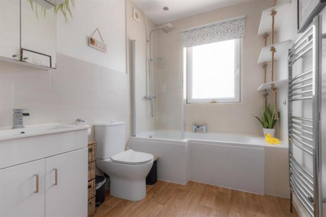 3 bed Terraced for sale Image 12