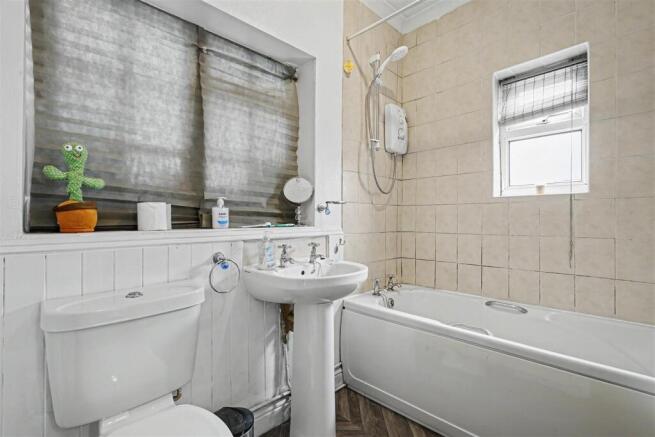 Ensuite 1_1.jpeg