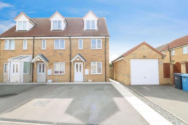 3 bed Terraced for sale Image 11