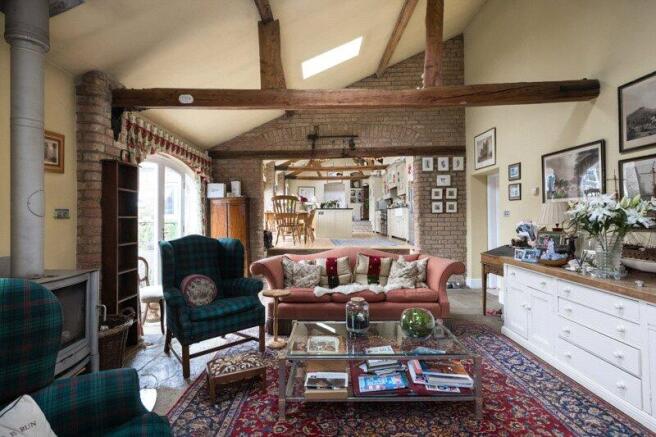 5 bed Barn Conversion for sale Image 10