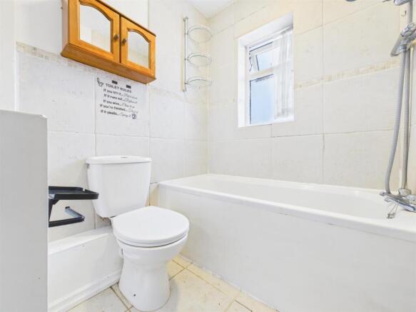3 bed Semi-Detached for sale Image 9