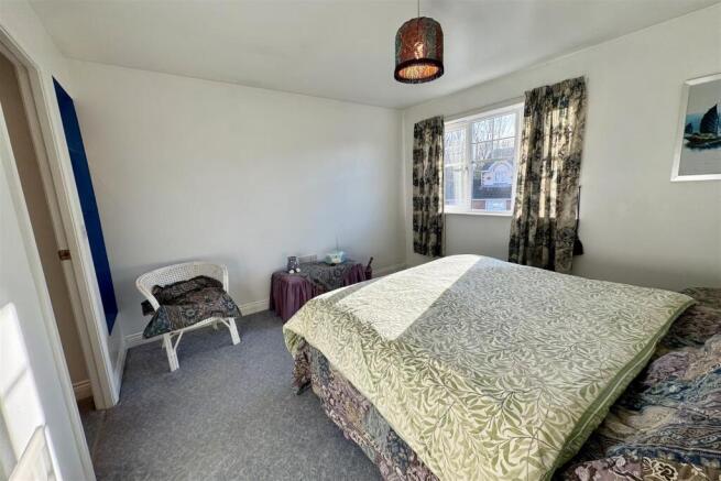 Principal bedroom