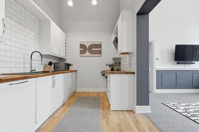 3 bed Apartment for sale Image 10