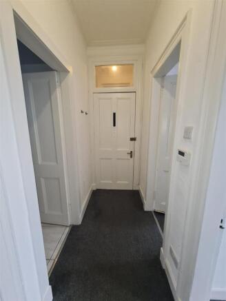 21 NewStreet Hallway.jpg