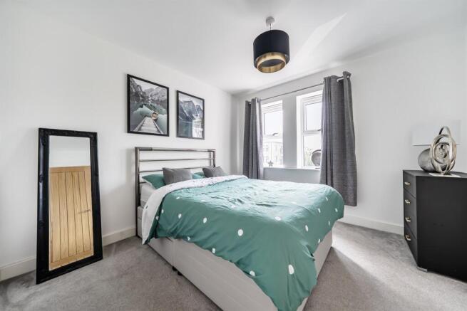 4 bed Town House for sale Image 12