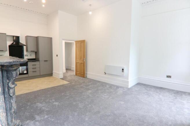 2 bed Flat to rent Image 9