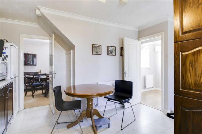 KITCHEN/BREAKFAST RO