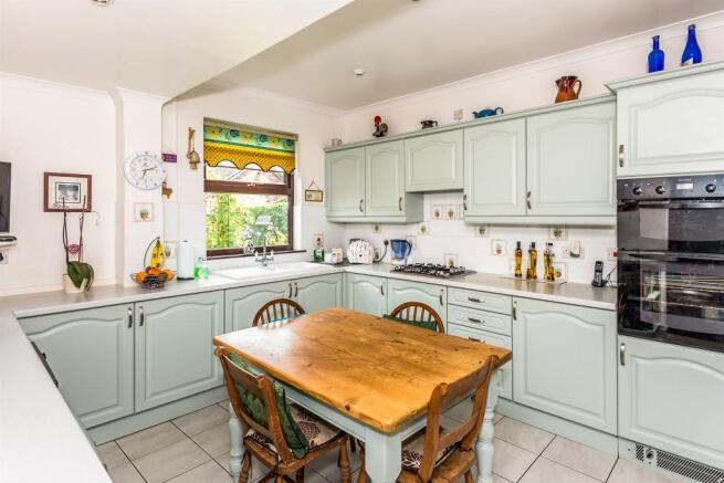 Breakfast Kitchen: