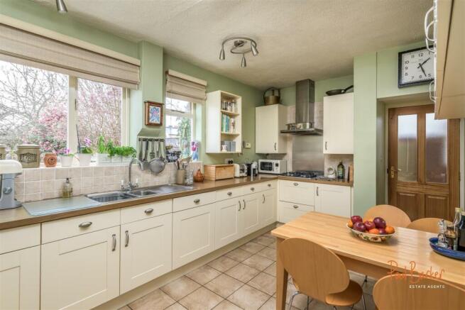 230322 - 82 Prospect Road - 14 [WM].jpg
