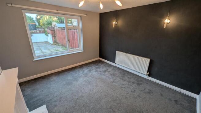 3 bed Semi-Detached to rent Image 8