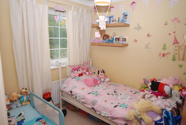 BEDROOM 2