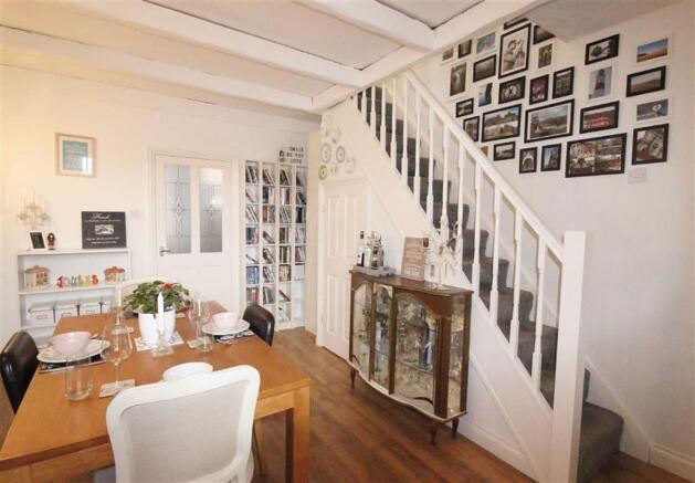 ADDITIONAL DINING AREA SHOT