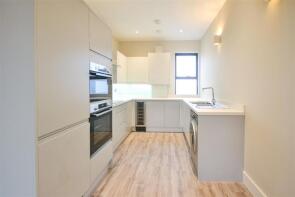 492b, Kingston Road, Raynes Park SW20 8DX