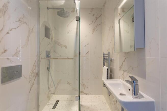 2 bed Apartment for sale Image 9