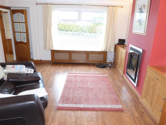 LIVING ROOM (IMAGE TWO)