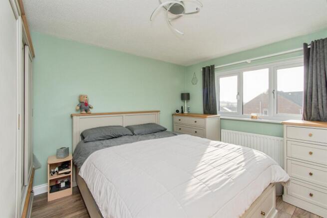 4 bed Detached for sale Image 10