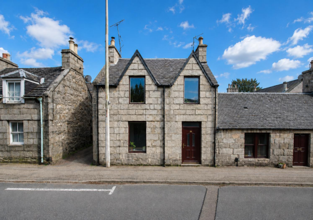 Outside / Garage / Garden Room