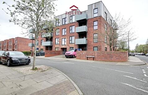 Canning Square, Enfield, EN1