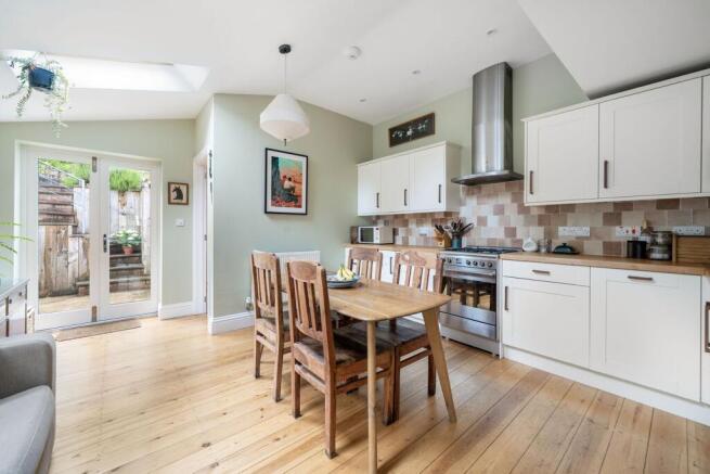 Thrupp Lane, Thrupp, GL5 photo 2