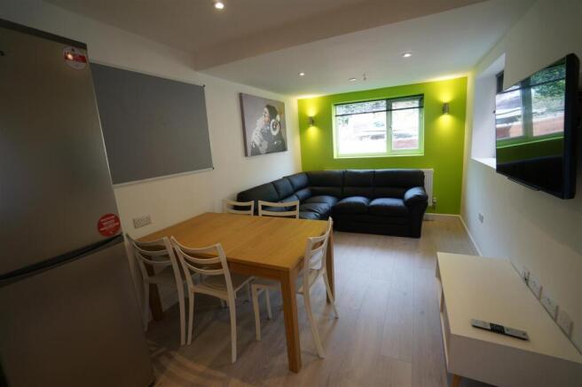 40College_livingroom1.2.JPG
