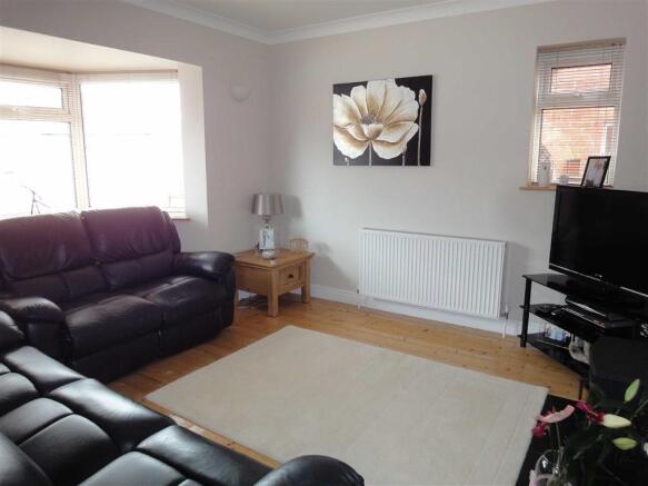 LOUNGE: