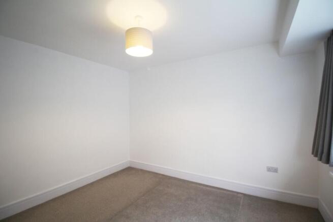 3 bed Semi-Detached to rent Image 12