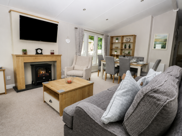 3 bed Park Home for sale Image 4