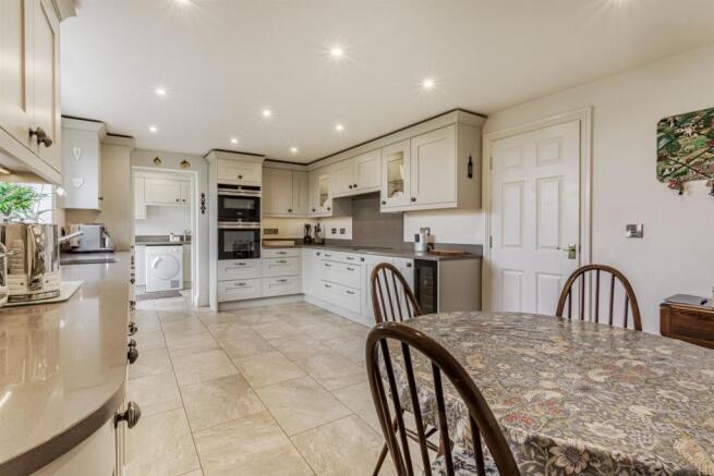 8517218-interior27.jpg